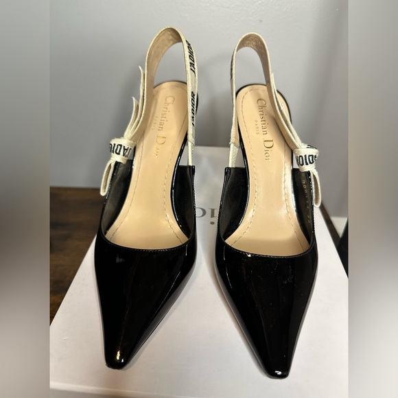 J'Adior Slingback Pump - Picture 4 of 10